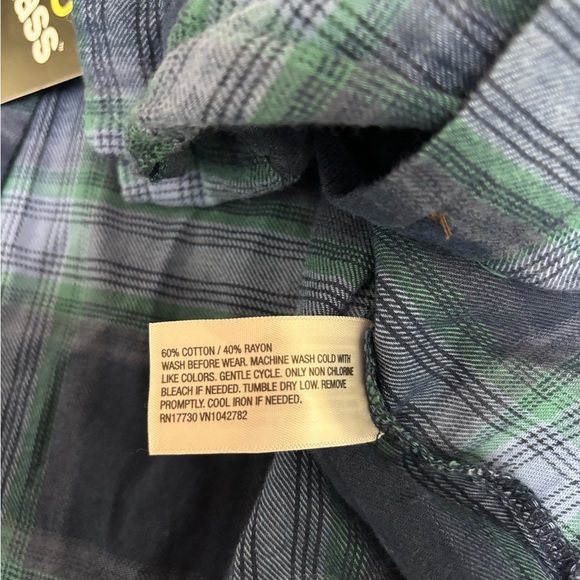 Blue and Green Plaid Button-Up Shirt - Picture 6 of 6